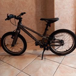 SPECIALIZED 
16" Kids Bike
With Training Wheels 
LIKE NEW $185