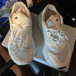 Adidas Shoes Size 7 1/2