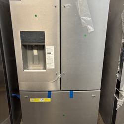 New Frigidaire Gallery 36” 27.8 Cu Ft French Door Refrigerator 