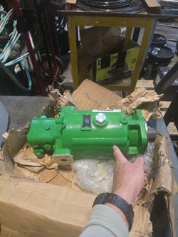 New John Deere hydraulic motor CB 115-0978 OEM