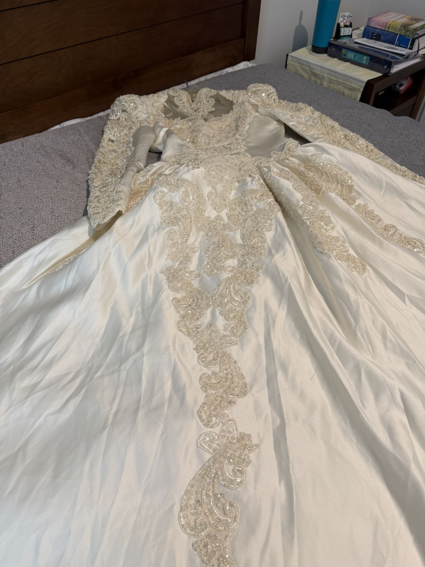 Wedding Gown/ Ivory Size 12
