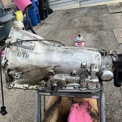 700R4  trans  with np308 t case out of a 87 suburban