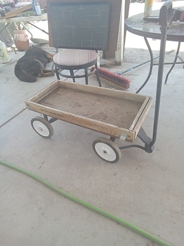 Wagon Has Simi New Wheel Good Project For Someone Handy