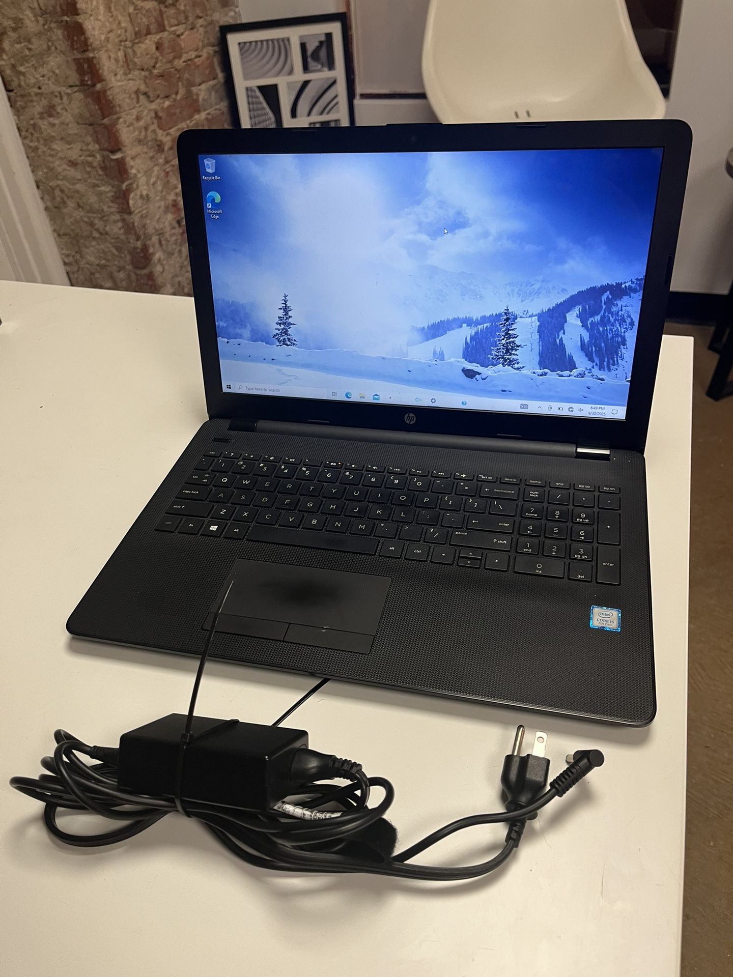 HP 15-BS015DX 15.6” Touchscreen i5-7200U 2.5GHz 8GB RAM 1TB SSD Windows 10 22H2