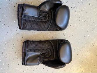 Boxing gloves