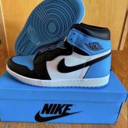 Nike Air Jordan 1 Retro High OG UNC Toe DZ5485-400 size 10.5 Brand New 