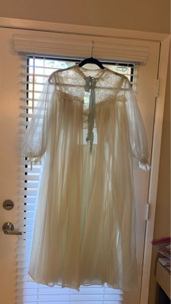 Vintage nightgown and robe