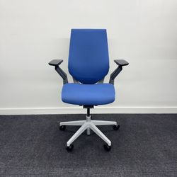 LIKE NEW CONDITION STEELCASE GESTURE CHAIR, BLUE FABRIC WITH WHITE/SILVER FRAME