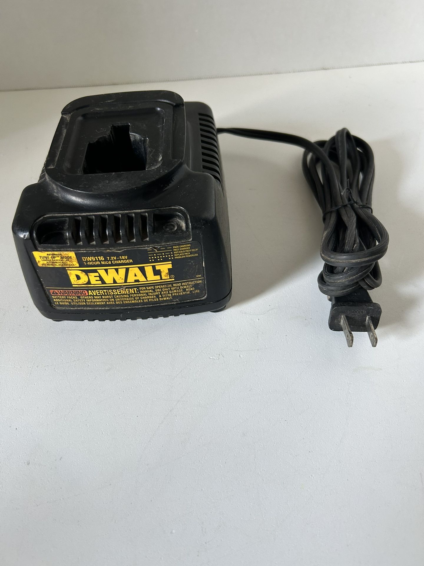 Dewalt DW9116 7.2V-18V Battery Charger