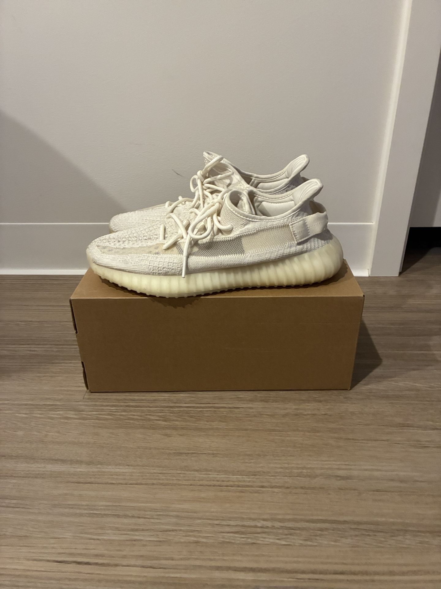 Adidas Yeezy Boost 350 V2 Sneakers - Cream