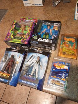 Action figures and Hot Wheels $10 each pick up in Glendale all new