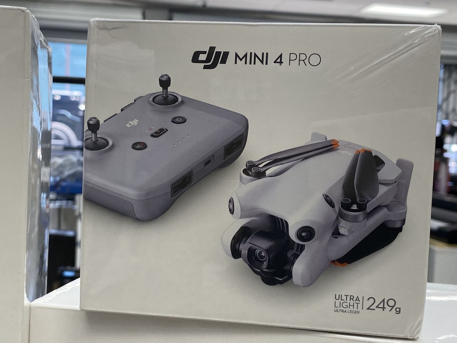 Dji Mini 4 Pro w/ RC N2 Remote