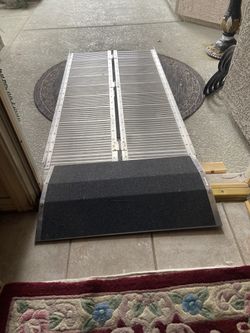 Front door ramp with threshold cover