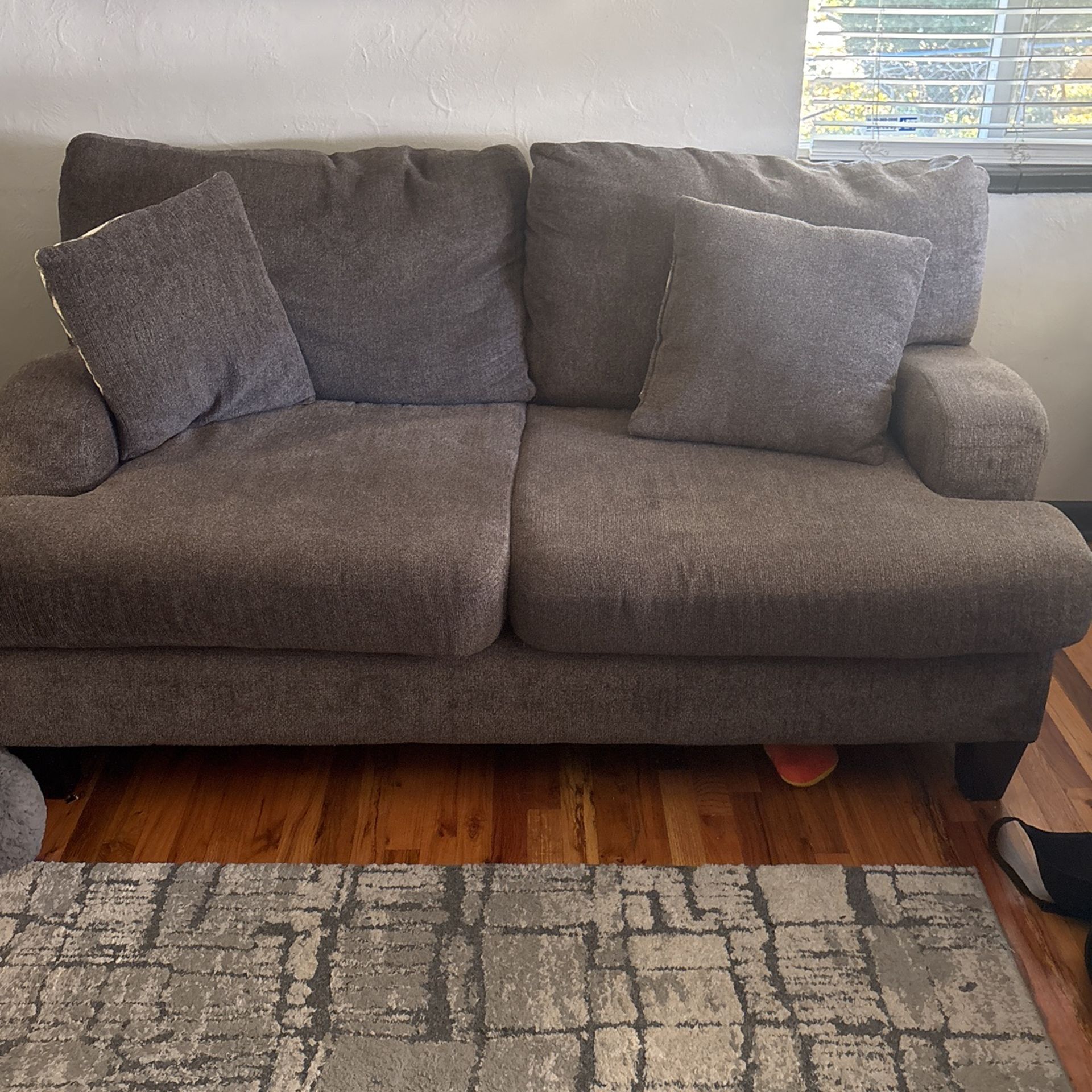 Love seat-Gray