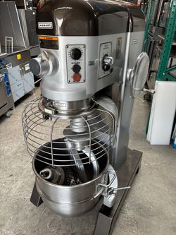 60 Quart Hobart Mixer H-600T 2HP 200V Safety Cage Bowl Guard & 3 Attachments #5366