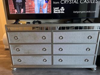 Dresser bedroom set