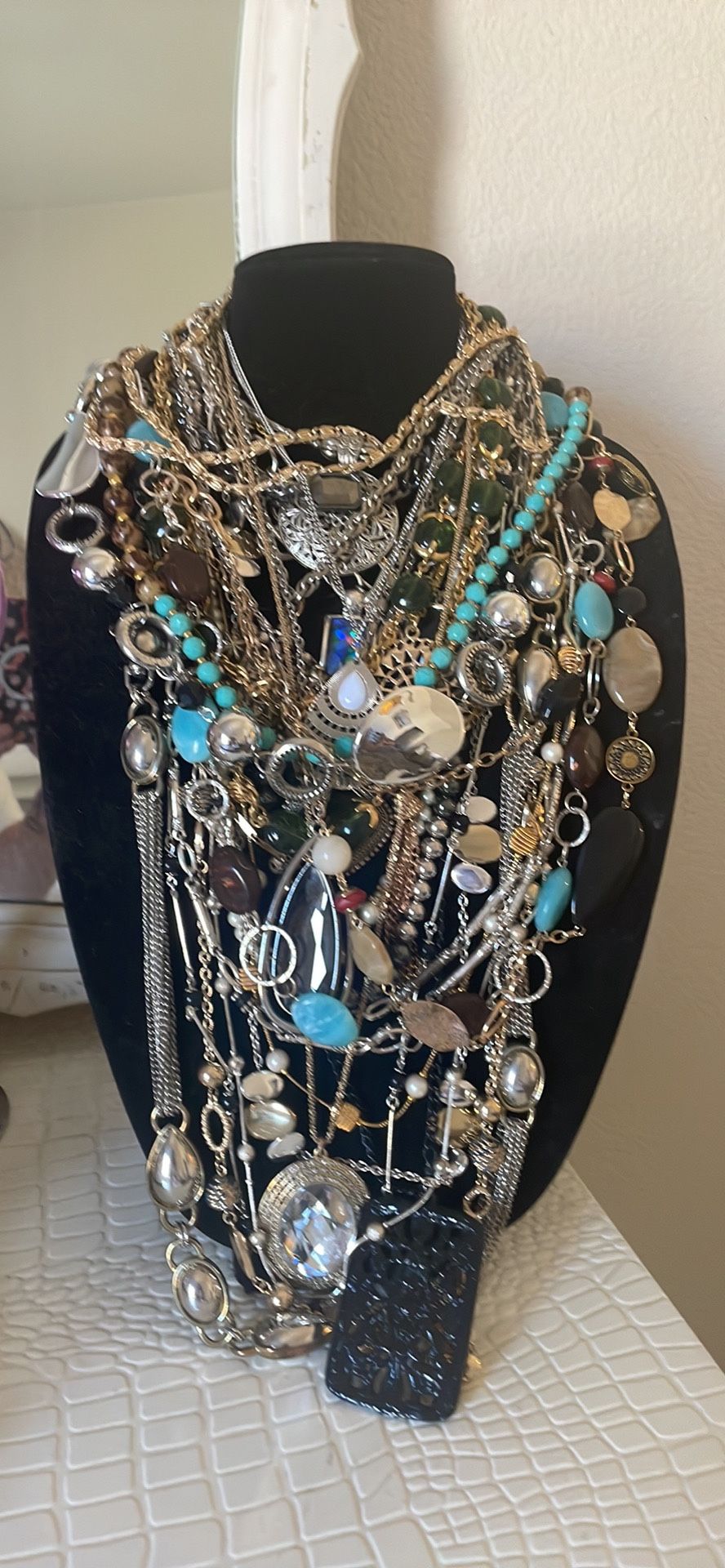 HUGE lot Of costume Jewerly!!!