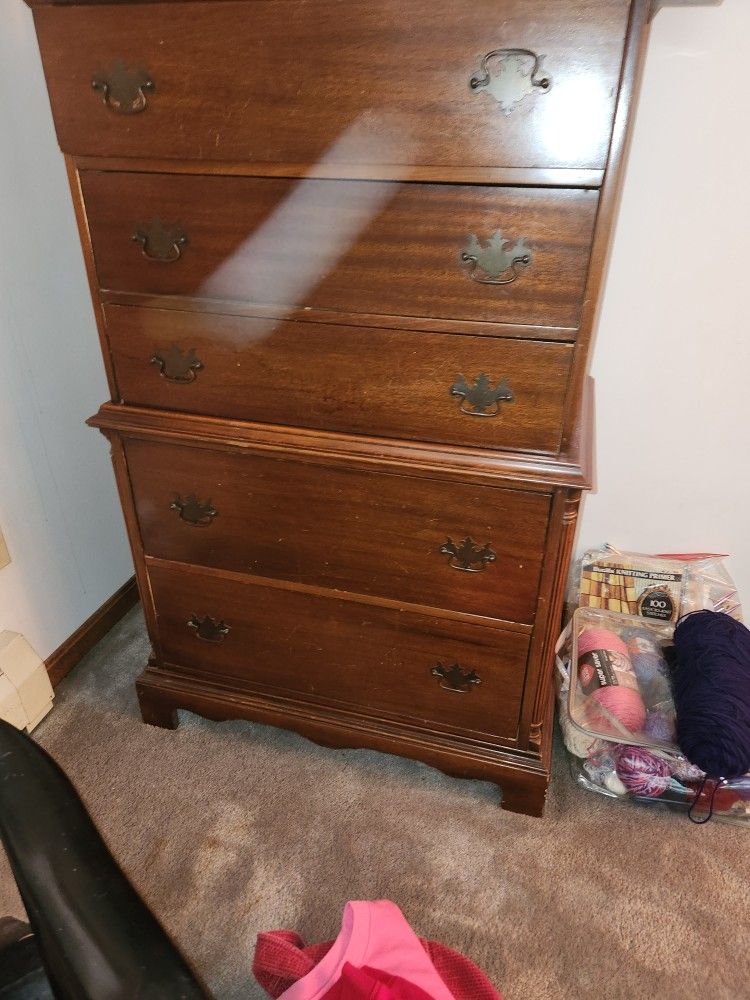 Dresser