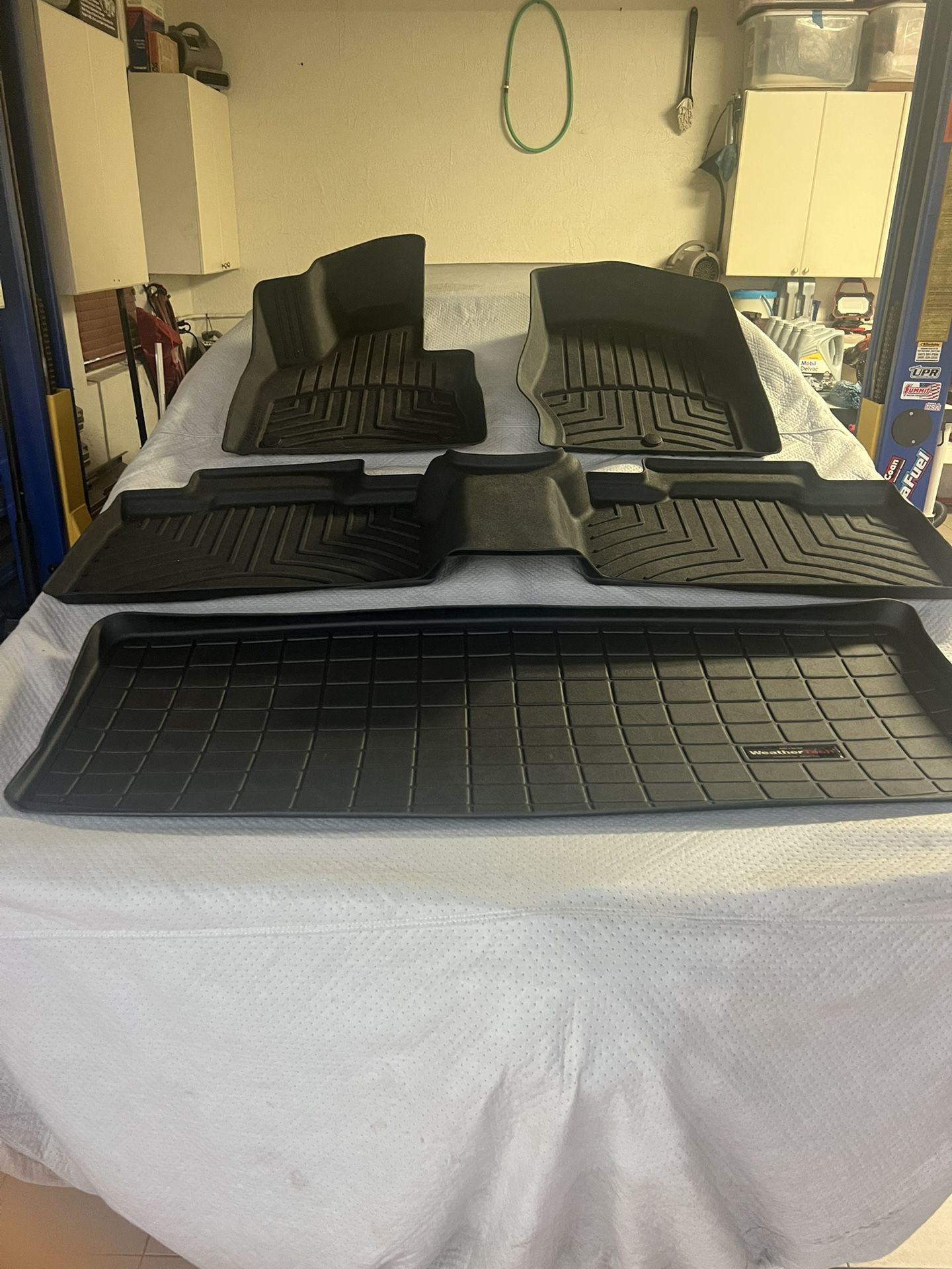 2021 Ford Explorer Weathertech HP Floor Liner front pair rear seat & cargo area no 3rd. Row Floor