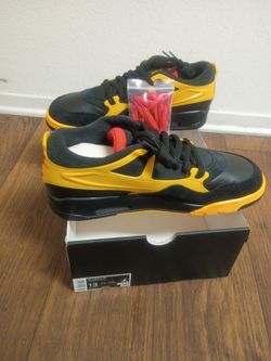 Air Jordan 4 RM Black Comet Red Del Sol Men's Size 13  New