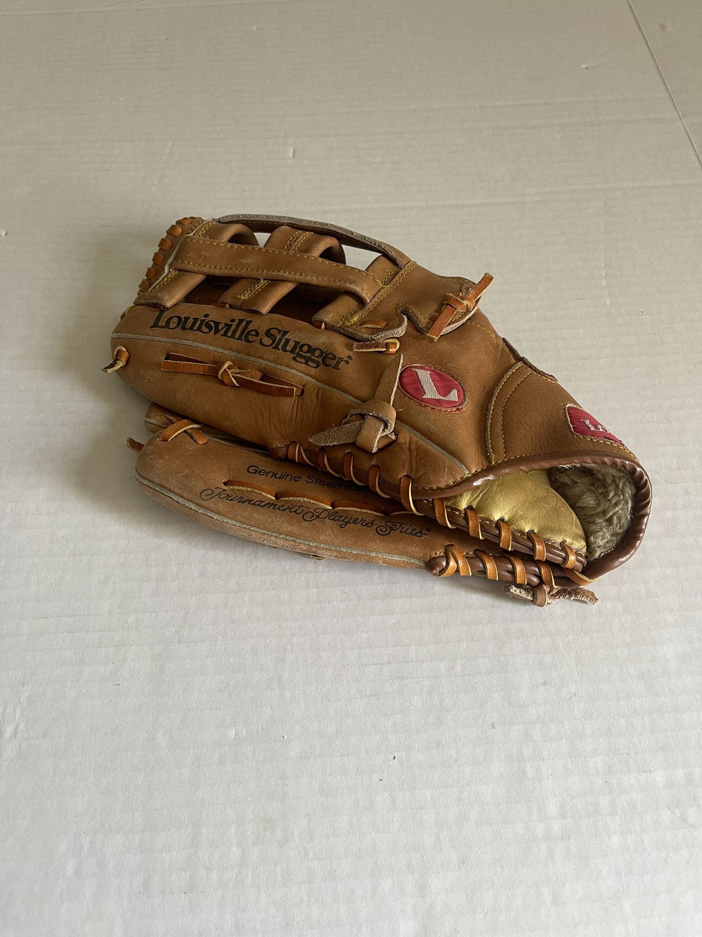 Louisville Slugger Baseball Glove 