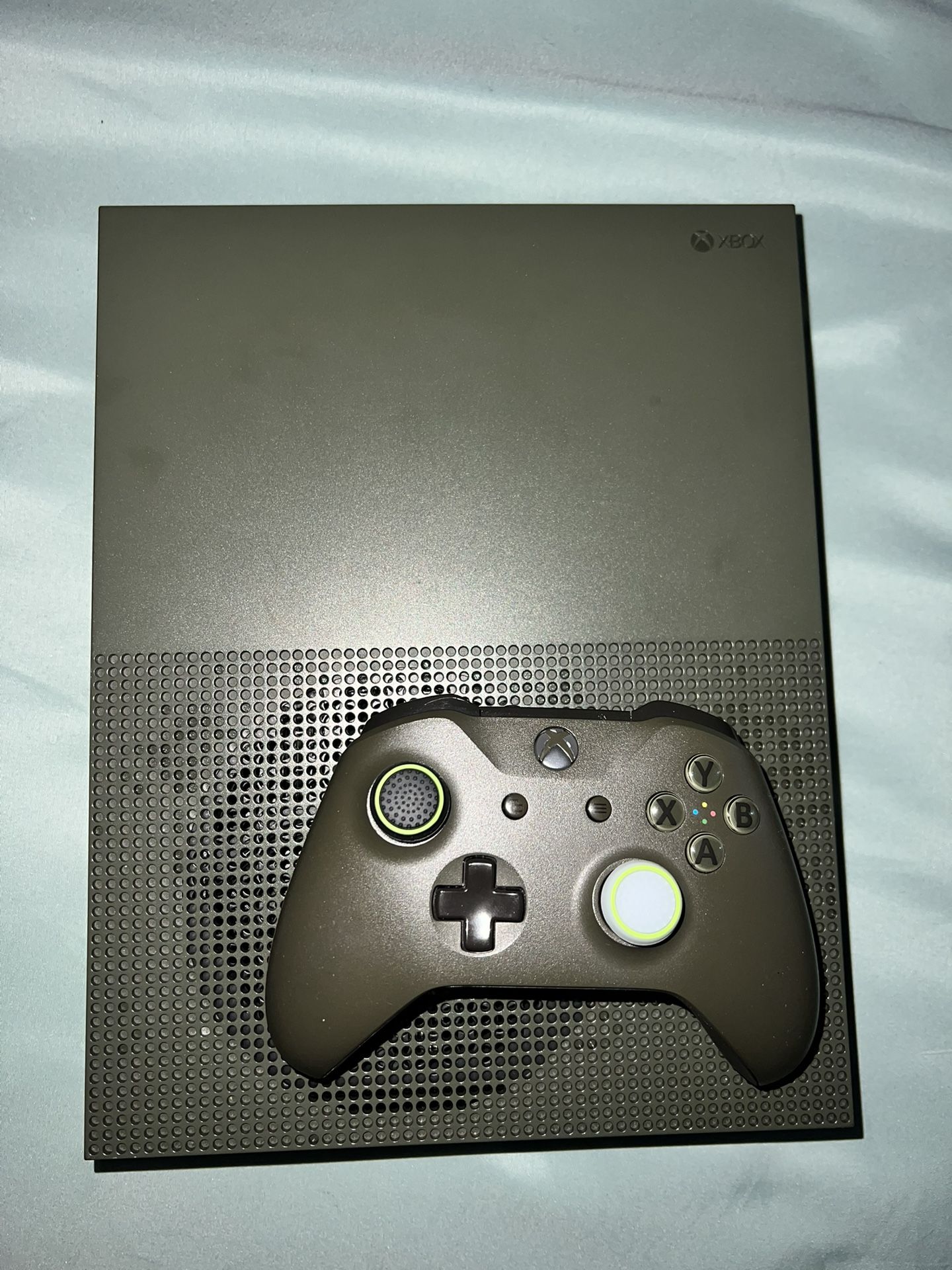 XBOX ONE S 1TB