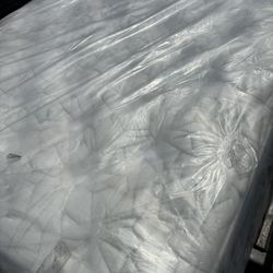 California King Size Bed Mattress King Koil Intimate Medium Firm Button Top Stearns & Foster Lux Estate Reserve Aireloom Kluft Tempurpedic Purple Seal