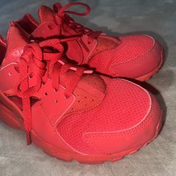 Nike Huarache Size 7Y