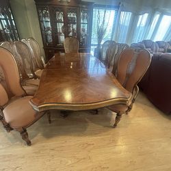 Fancy Dining room set with 8 chairs quick sale