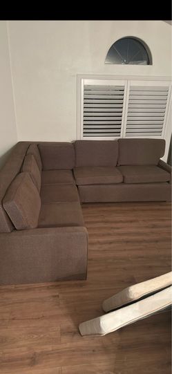 Free couches, clothes, toys, and more take everything free