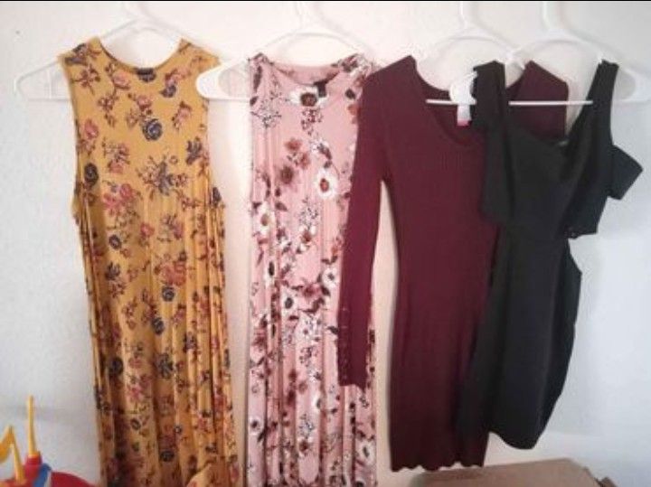 Girls Size 14/16 Dresses,Shirts,Long Sleeves And Overalls All Never Worn Or Worn Once