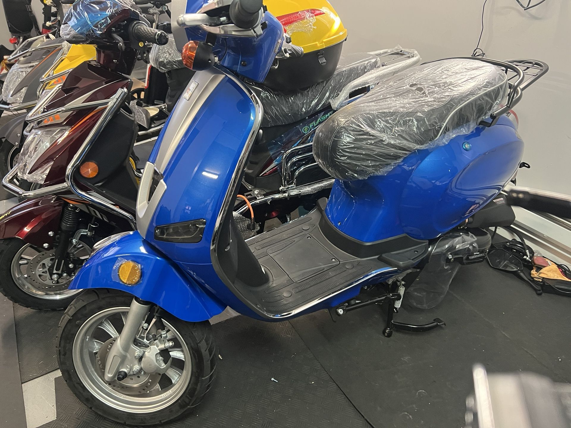 Gas Scooter 49 Cc Brand New