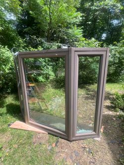 5ft x 6.5ft Premium Bay Window - Excellent Condition like new