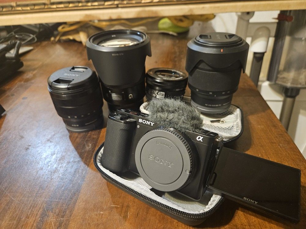 Sony Alpha ZV-E10 Package - Camera with 4 Lenses and Battery
