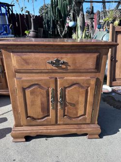 Set of 2 nights stands