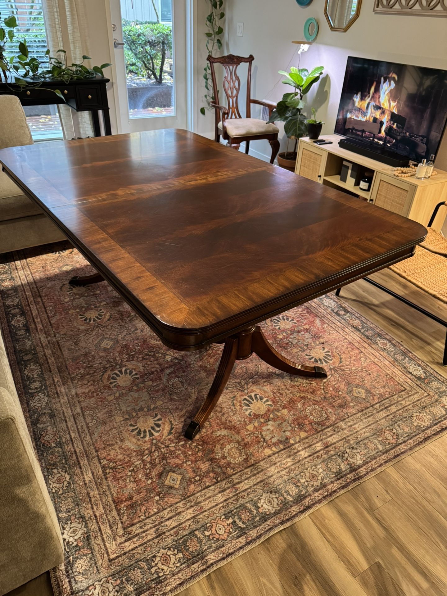 $100!!! Dining Table And 5 Chairs