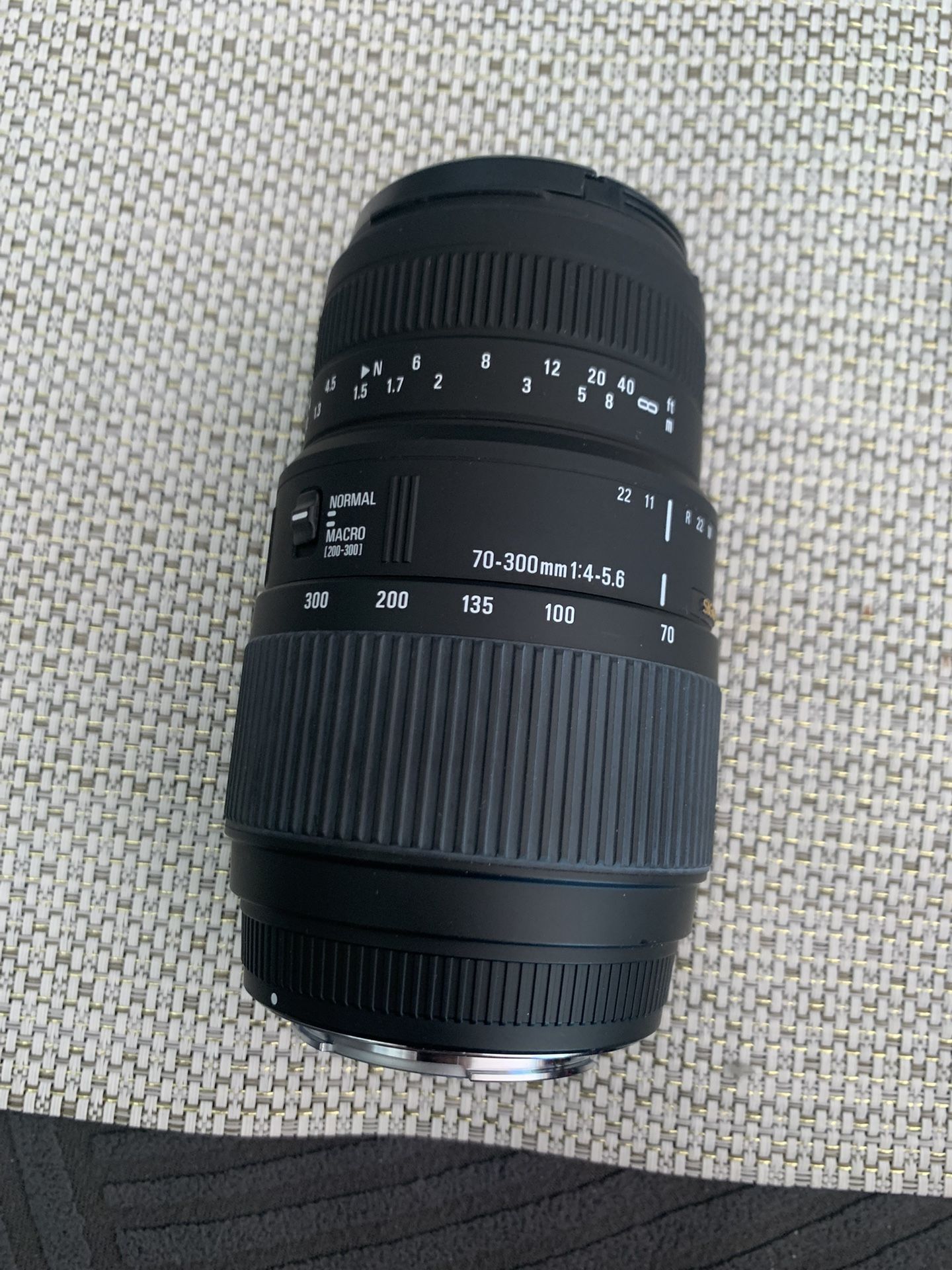 Sigma 70-300mm F4-5.6 DG Macro E Sony