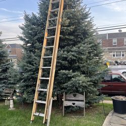 24 FT Fiver Extension Ladder With Level - EZE Auto Ladder Leveler With Swivel Feet.