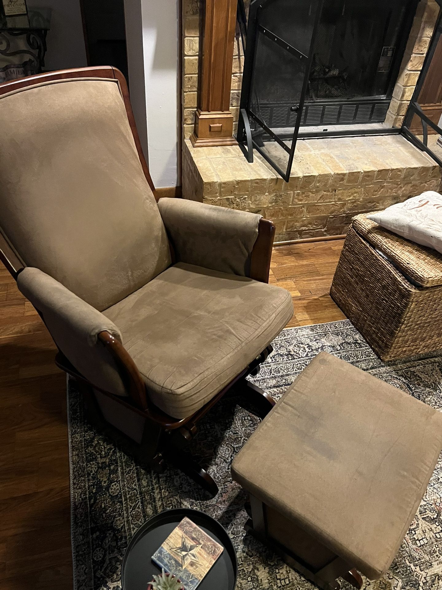 Ashley Chaise Furniture