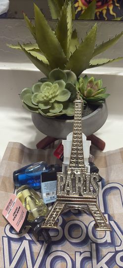 Bath & body Works, wallflower and refills