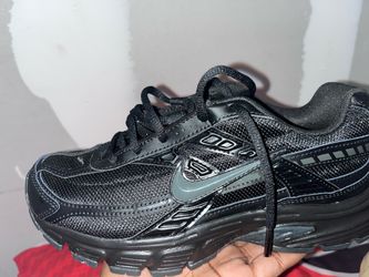 Black Nike Shoes Size 7