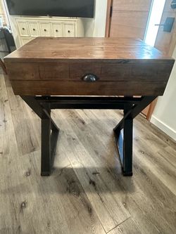Desk $100.00 or best offer