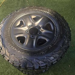 4 TOYOTA TUNDRA RIMS&TIRES 5 LUG $700