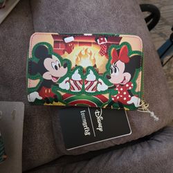 Loungefly Wallet- Mickey And Minnie Drinking Hot Chocolate By The Fire