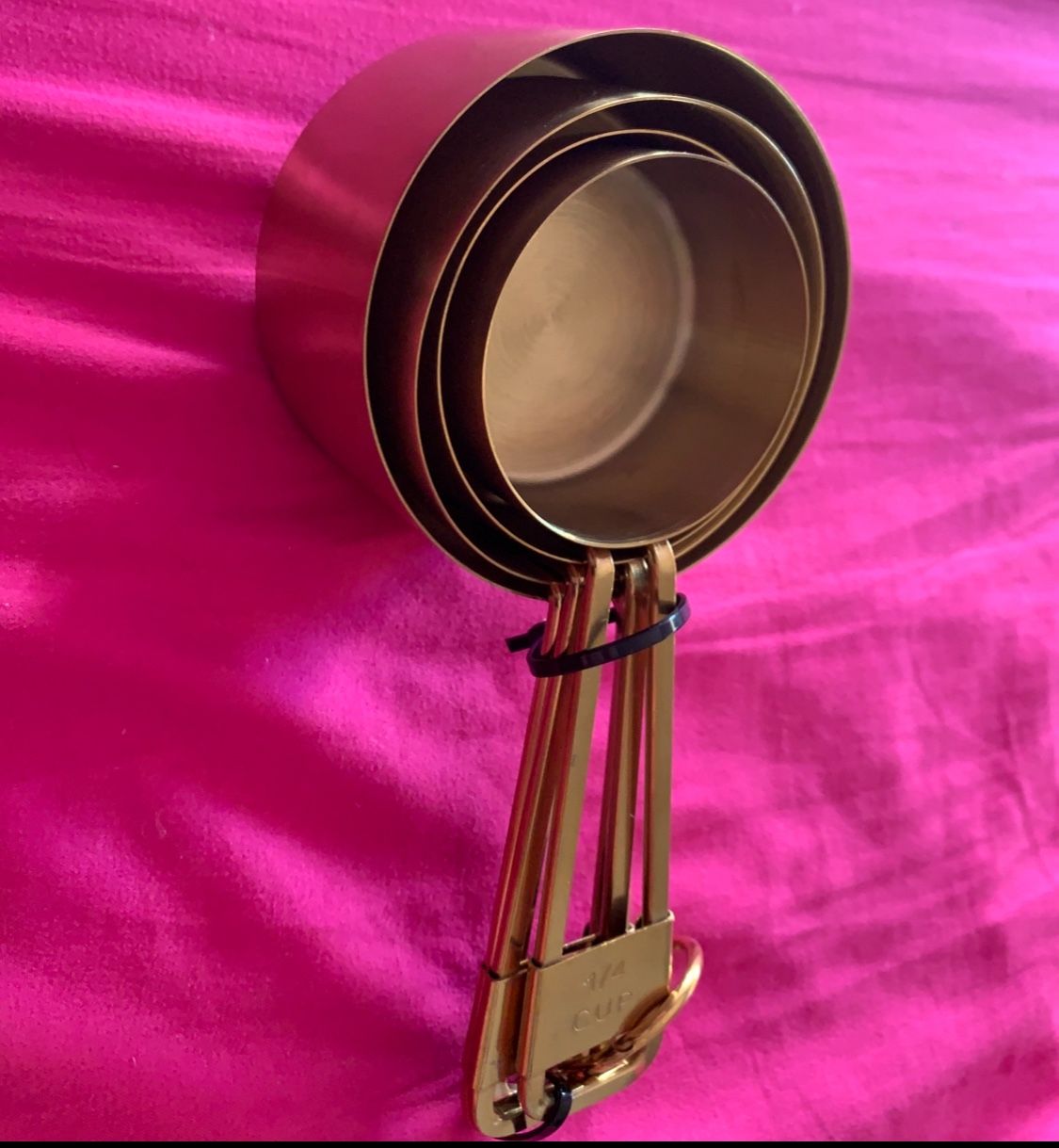 Juego de tazas medidoras de acero inoxidable, completamente nuevo.