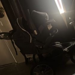 Baby tread stroller, jogging stroller with Evenflo car seat