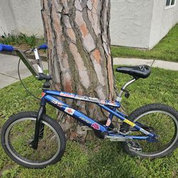 BMX BIKE USED READY TO RIDE 20" NEW HAND GRIPS