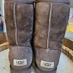 Womens UGG CLASSIC SHORT ll Chocolate Boots Size 6 