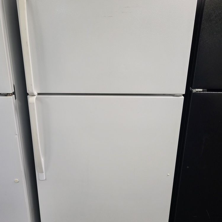 🌻Spring Sale! Whirlpool Top Freezer Refrigerator- Warranty Included 