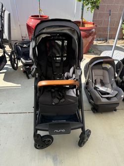 Nuna Stroller with 2 Infant Car Seats